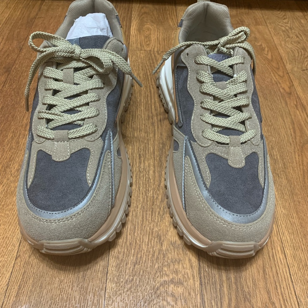 Women’s Blowfish Malibu Leo sneakers size 11 NWT - Picture 10 of 13